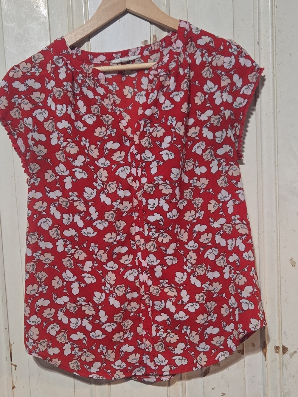Fun2Fun Red Polyester Floral V-Neck Short Sleeve Top - Size Medium